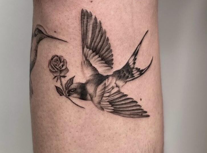 Svale tattoo: En dyb symbolik møder stilfuld skønhed