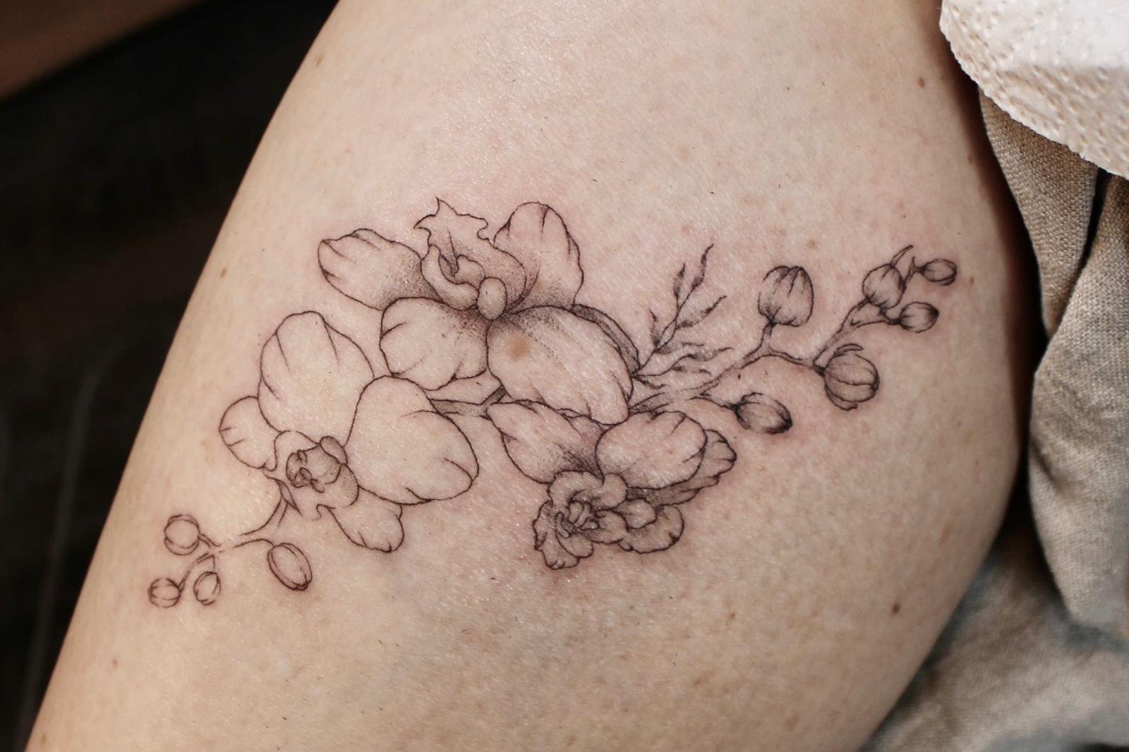 Blomster tattoo – Få inspiration her